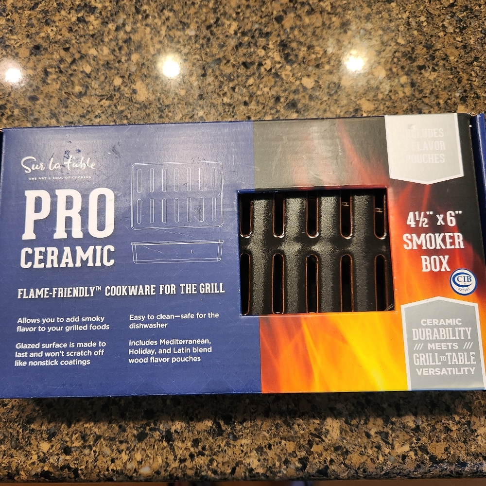 🎉Sur La Table Pro Ceramic Smoker Box